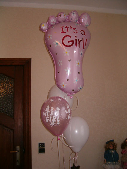 It's a girl (foot) + extra